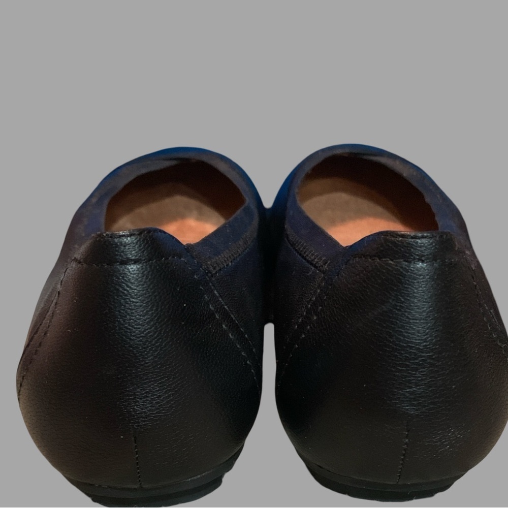 Vionic Women's Caroll Flat Shoes, Black, 6 M US Comfort Every Day Travel Casual - Picture 4 of 8